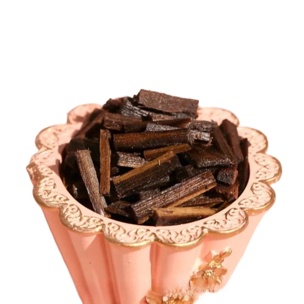 Oud-Infused Bakhoor Wood Chips – Warm Arabian Ritual Fragrance